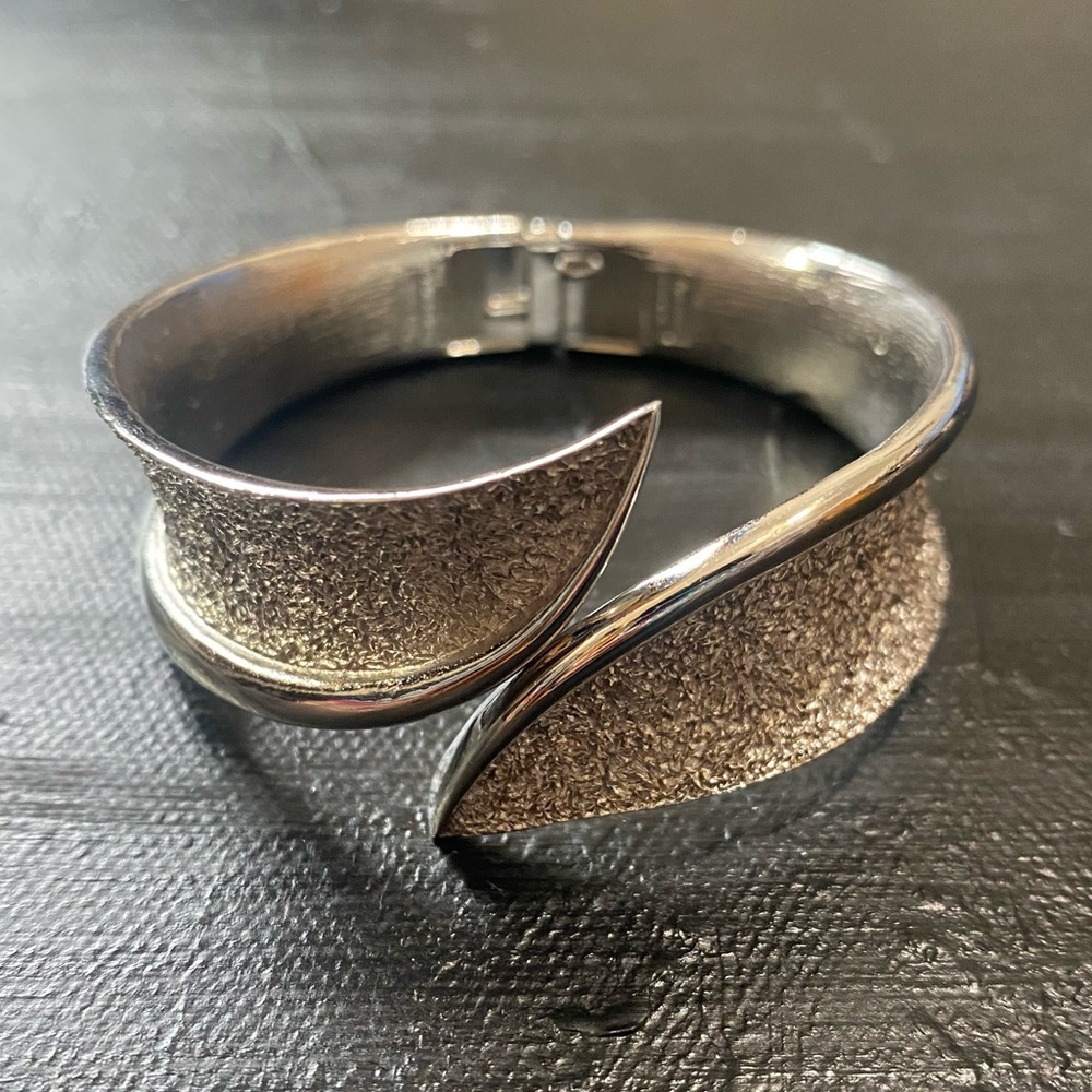 Vintage Trifari: Sleek, silver bangle